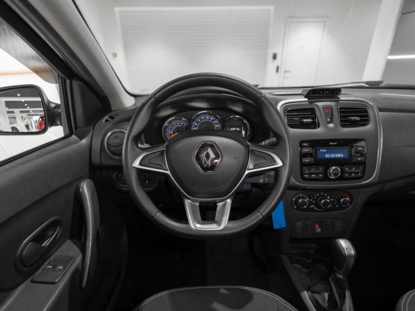 Renault Logan II Рестайлинг с пробегом 2021 года, цена 1 330 000 рублей, 63893 км, седан, Автокод Объявления