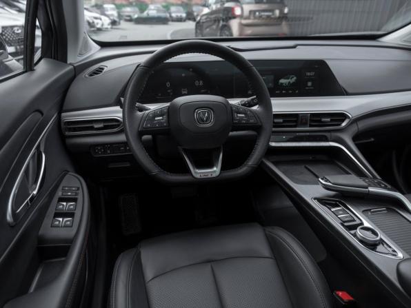 Changan UNI-T I с пробегом 2023 года, цена 2 370 000 рублей, 15448 км, внедорожник, Автокод Объявления