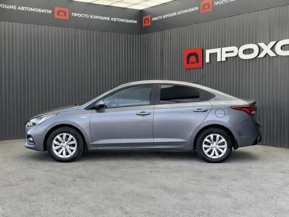 Hyundai Solaris II с пробегом 2017 года, цена 1 097 000 рублей, 159237 км, седан, Автокод Объявления