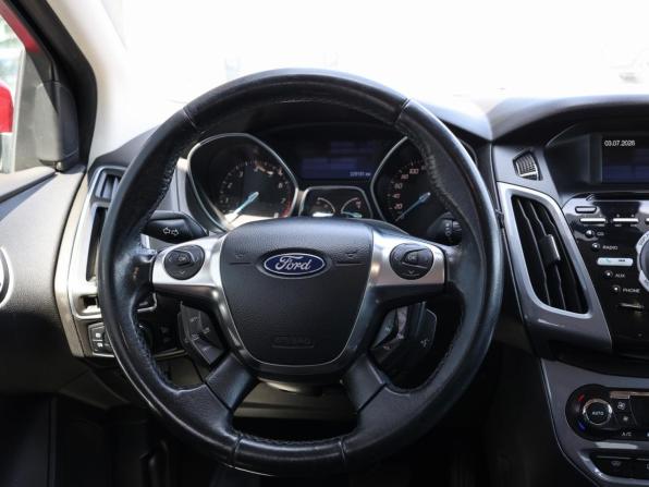 Ford Focus III с пробегом 2012 года, цена 699 000 рублей, 228828 км, хэтчбек, Автокод Объявления