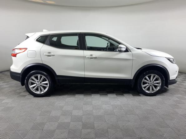 Nissan Qashqai II с пробегом 2018 года, цена 1 629 000 рублей, 90645 км, внедорожник, Автокод Объявления