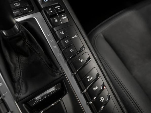 Porsche Macan I с пробегом 2016 года, цена 3 050 000 рублей, 102352 км, внедорожник, Автокод Объявления