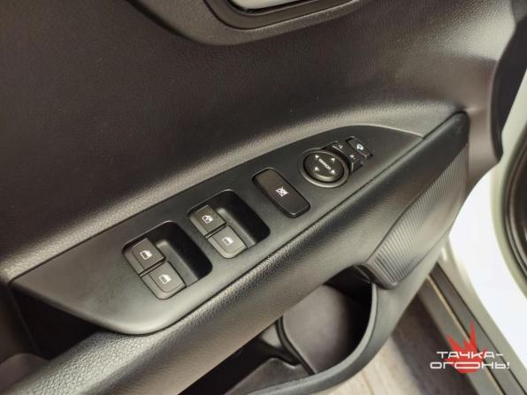 Kia Stonic I с пробегом 2020 года, цена 1 900 000 рублей, 63000 км, внедорожник, Автокод Объявления