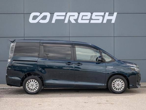Toyota Voxy III (R80) с пробегом 2014 года, цена 1 715 000 рублей, 206675 км, минивэн, Автокод Объявления