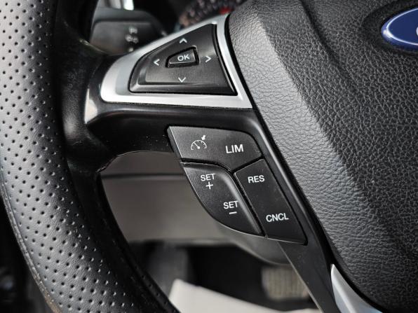 Ford Mondeo V с пробегом 2017 года, цена 1 390 000 рублей, 381300 км, седан, Автокод Объявления