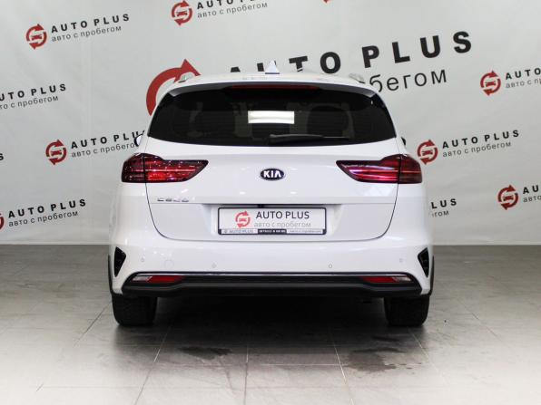 Kia Ceed III с пробегом 2021 года, цена 1 799 000 рублей, 116410 км, универсал, Автокод Объявления