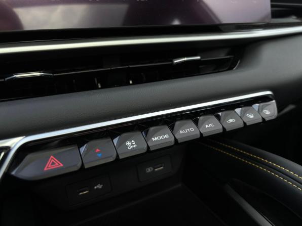 Geely Coolray I Рестайлинг с пробегом 2025 года, цена 2 550 000 рублей, 38 км, внедорожник, Автокод Объявления