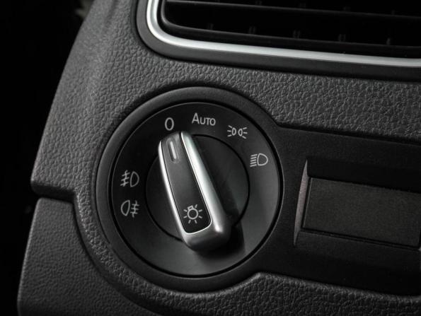 Volkswagen Polo V Рестайлинг с пробегом 2016 года, цена 1 379 000 рублей, 137111 км, седан, Автокод Объявления