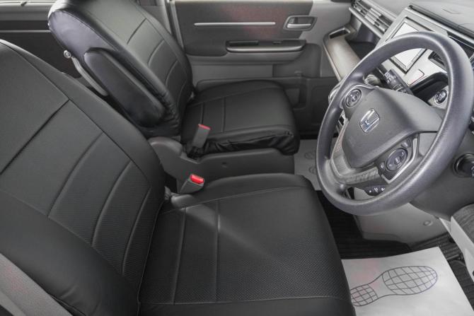 Honda Stepwgn V с пробегом 2016 года, цена 1 979 000 рублей, 73000 км, минивэн, Автокод Объявления