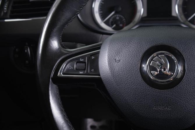 Skoda Octavia III (A7) с пробегом 2016 года, цена 1 699 000 рублей, 123500 км, лифтбек, Автокод Объявления