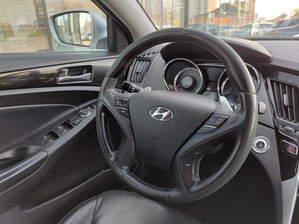 Hyundai Sonata VI (YF) с пробегом 2010 года, цена 862 800 рублей, 198412 км, седан, Автокод Объявления