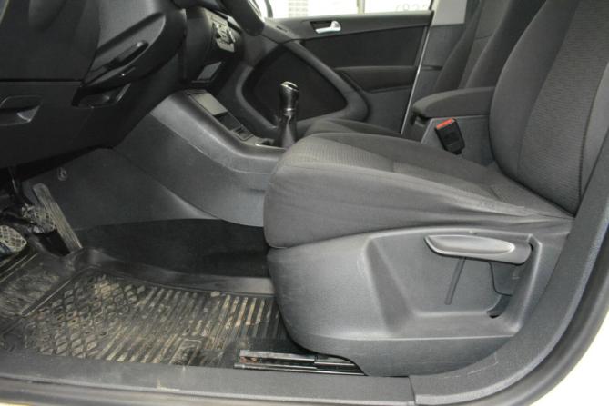 Volkswagen Tiguan I Рестайлинг с пробегом 2012 года, цена 989 000 рублей, 244000 км, внедорожник, Автокод Объявления