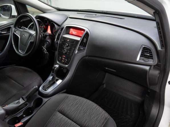 Opel Astra J Рестайлинг с пробегом 2013 года, цена 810 000 рублей, 83749 км, хэтчбек, Автокод Объявления