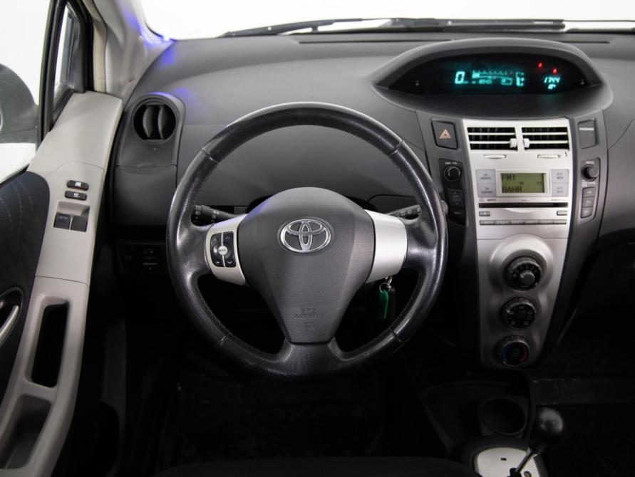 Toyota Yaris II Санкт-Петербург  - изображение 10