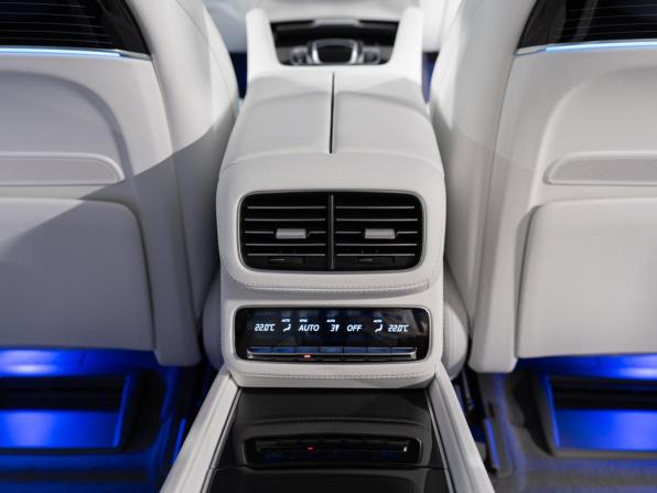Новый Mercedes-Benz Maybach GLS I Рестайлинг 2025 года, цена 28 890 000 рублей, внедорожник, Автокод Объявления