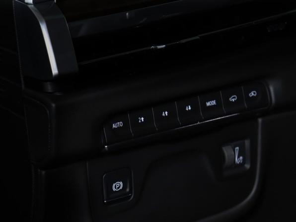 Cadillac Escalade V Рестайлинг с пробегом 2025 года, цена 16 499 000 рублей, 15448 км, внедорожник, Автокод Объявления