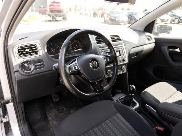 Volkswagen Polo V Рестайлинг с пробегом 2019 года, цена 1 048 000 рублей, 160780 км, седан, Автокод Объявления