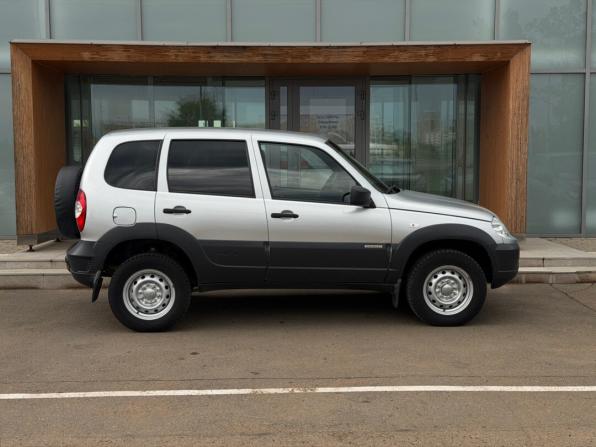 Chevrolet Niva I Рестайлинг с пробегом 2017 года, цена 790 000 рублей, 58000 км, внедорожник, Автокод Объявления