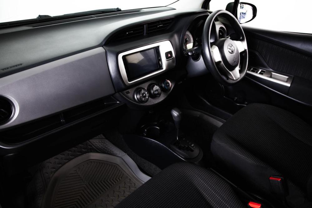 Toyota Vitz III (XP130) Рестайлинг Пермь  - изображение 12