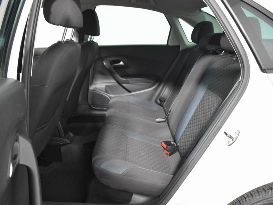 Volkswagen Polo V Рестайлинг Санкт-Петербург  - изображение 12