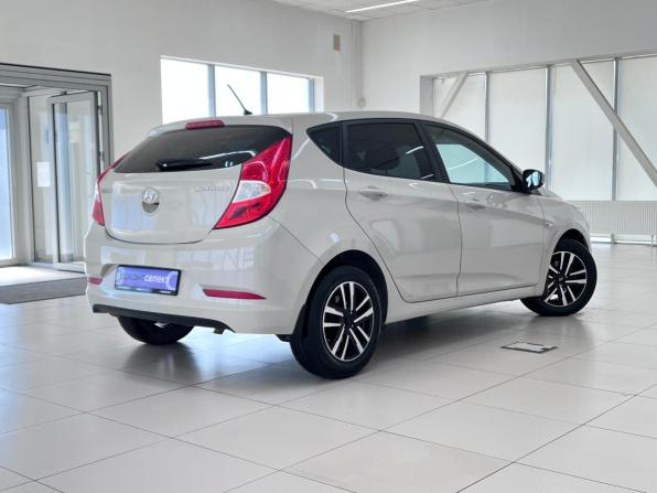 Hyundai Solaris I Рестайлинг с пробегом 2015 года, цена 995 000 рублей, 97234 км, хэтчбек, Автокод Объявления