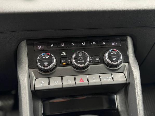 Skoda Karoq I с пробегом 2021 года, цена 1 995 000 рублей, 133859 км, внедорожник, Автокод Объявления