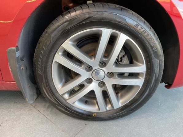 Volkswagen Touran I Рестайлинг 2 с пробегом 2011 года, цена 760 300 рублей, 133075 км, компактвэн, Автокод Объявления