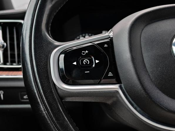 Volvo V60 II с пробегом 2021 года, цена 3 500 000 рублей, 66679 км, универсал, Автокод Объявления