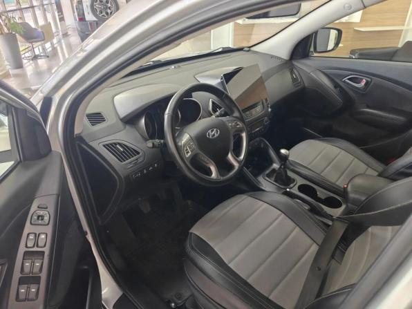 Hyundai ix35 I Рестайлинг с пробегом 2014 года, цена 1 200 000 рублей, 233961 км, внедорожник, Автокод Объявления