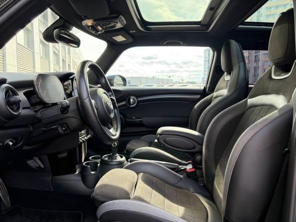 Mini Hatch III (F55/F56) Рестайлинг 2 с пробегом 2021 года, цена 3 455 000 рублей, 77650 км, хэтчбек, Автокод Объявления