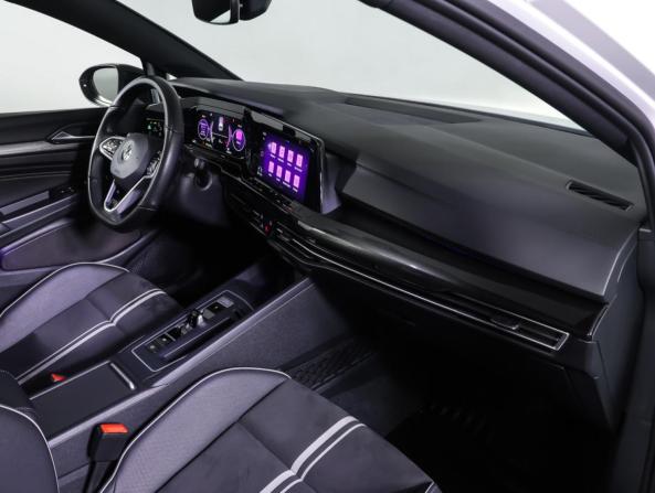 Volkswagen Golf VIII с пробегом 2022 года, цена 2 595 000 рублей, 60358 км, хэтчбек, Автокод Объявления