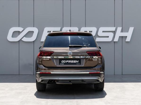 Volkswagen Tiguan II с пробегом 2017 года, цена 2 399 000 рублей, 143713 км, внедорожник, Автокод Объявления