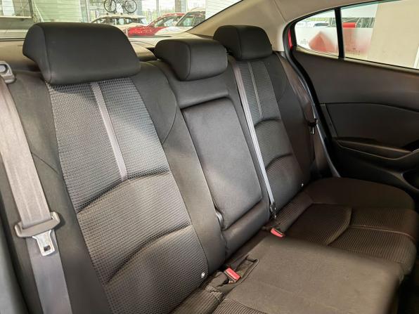 Mazda 3 III (BM) Рестайлинг с пробегом 2018 года, цена 1 687 000 рублей, 107656 км, седан, Автокод Объявления