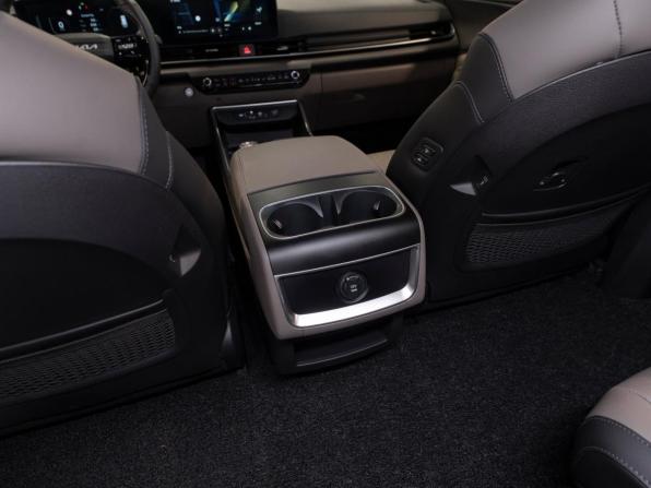 Kia Carnival IV Рестайлинг с пробегом 2025 года, цена 5 600 000 рублей, 12428 км, минивэн, Автокод Объявления