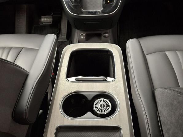 Hongqi HQ9 с пробегом 2025 года, цена 7 090 000 рублей, 4553 км, минивэн, Автокод Объявления