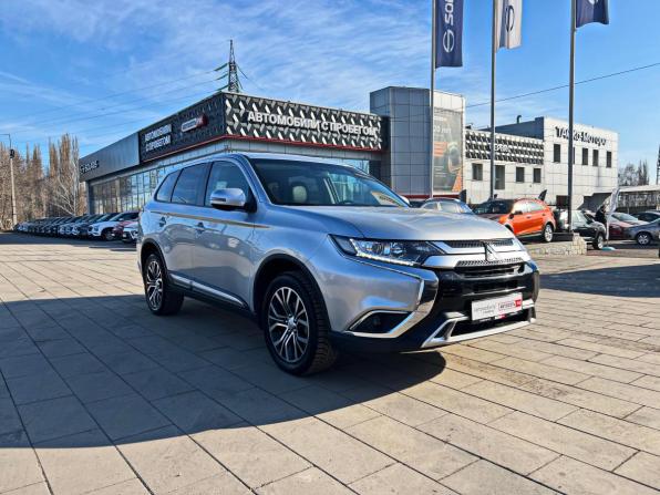 Mitsubishi Outlander III Рестайлинг 3 с пробегом 2019 года, цена 2 008 900 рублей, 62824 км, внедорожник, Автокод Объявления