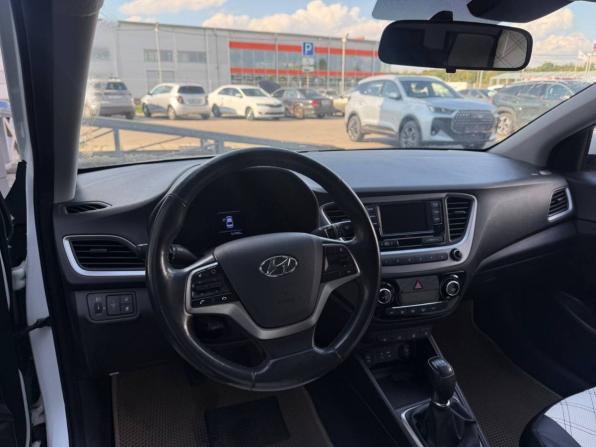 Hyundai Solaris II с пробегом 2018 года, цена 1 190 000 рублей, 161994 км, седан, Автокод Объявления
