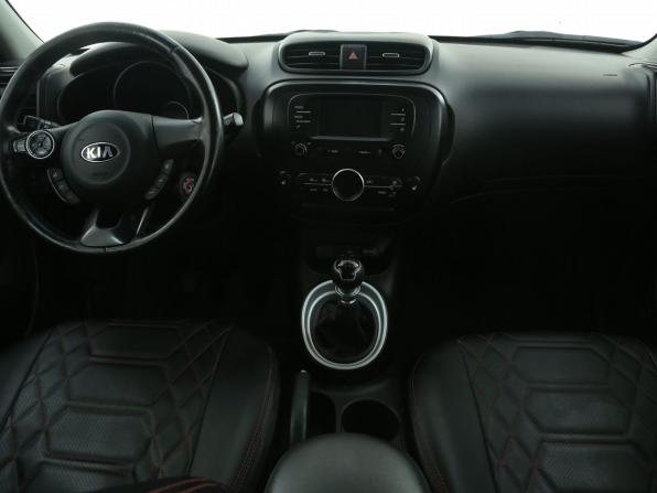 Kia Soul II Рестайлинг с пробегом 2017 года, цена 1 250 000 рублей, 133000 км, хэтчбек, Автокод Объявления