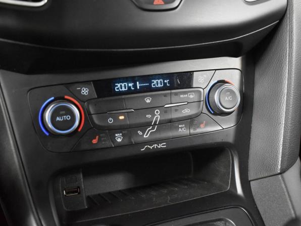 Ford Focus III Рестайлинг с пробегом 2016 года, цена 827 100 рублей, 173303 км, седан, Автокод Объявления