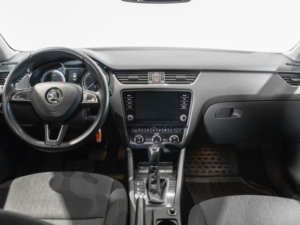 Skoda Octavia III (A7) Рестайлинг с пробегом 2017 года, цена 1 650 000 рублей, 105614 км, лифтбек, Автокод Объявления