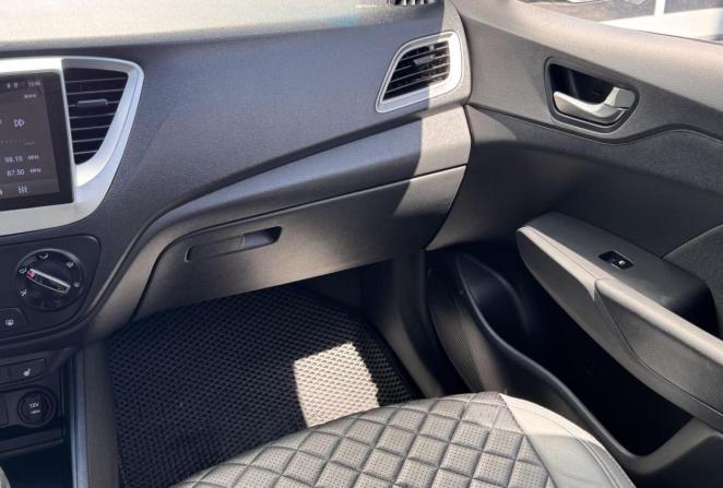 Hyundai Solaris II с пробегом 2019 года, цена 1 065 000 рублей, 153425 км, седан, Автокод Объявления