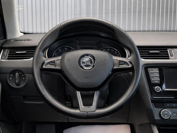 Skoda Octavia III (A7) с пробегом 2015 года, цена 1 397 000 рублей, 126633 км, лифтбек, Автокод Объявления