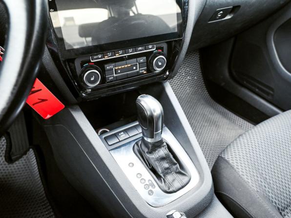 Volkswagen Jetta VI с пробегом 2012 года, цена 799 000 рублей, 274235 км, седан, Автокод Объявления