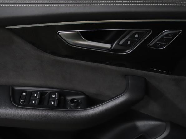 Audi SQ8 I (4M) с пробегом 2019 года, цена 9 950 000 рублей, 54000 км, внедорожник, Автокод Объявления