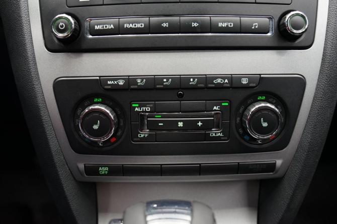 Skoda Octavia II (A5) Рестайлинг с пробегом 2013 года, цена 1 080 000 рублей, 239845 км, лифтбек, Автокод Объявления