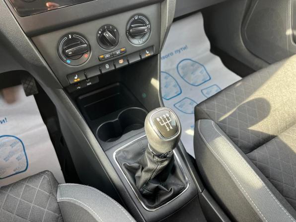 Skoda Rapid I с пробегом 2015 года, цена 948 800 рублей, 216083 км, лифтбек, Автокод Объявления