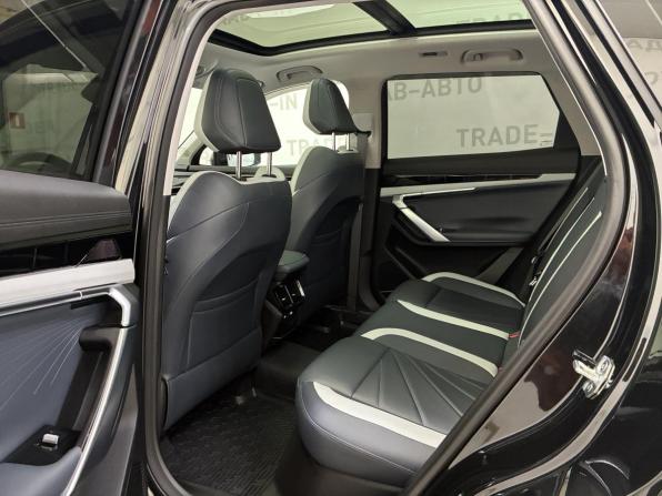 Geely Atlas II с пробегом 2024 года, цена 2 899 000 рублей, 25000 км, внедорожник, Автокод Объявления