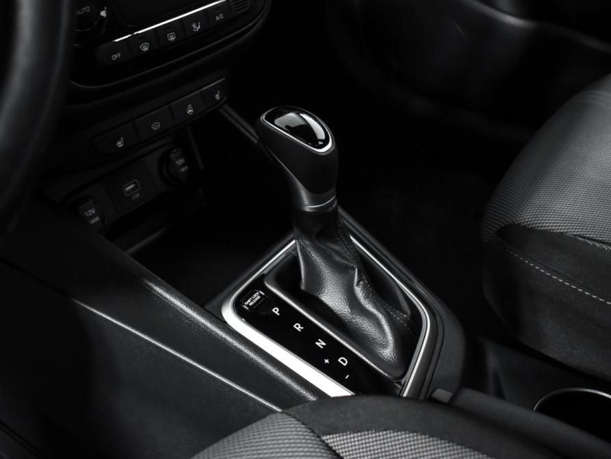 Hyundai Solaris II Санкт-Петербург  - изображение 12