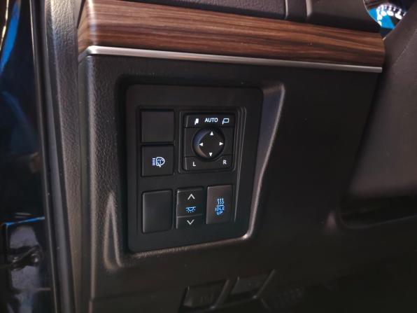 Toyota Land Cruiser Prado 150 Series Рестайлинг 2 с пробегом 2019 года, цена 4 600 000 рублей, 152350 км, внедорожник, Автокод Объявления