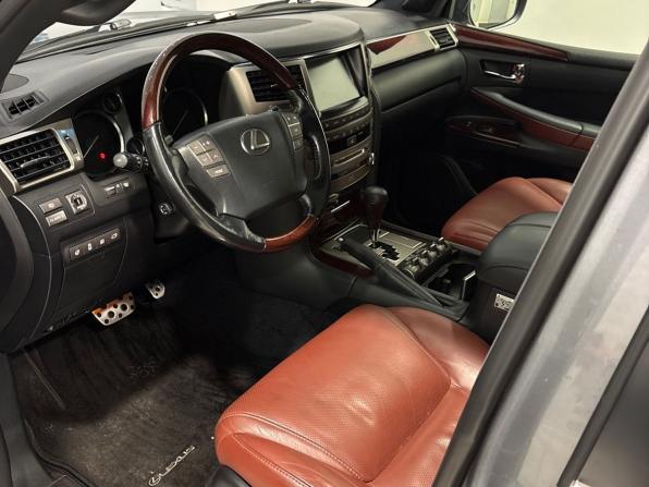 Lexus LX III Рестайлинг 2 с пробегом 2015 года, цена 5 900 000 рублей, 173248 км, внедорожник, Автокод Объявления